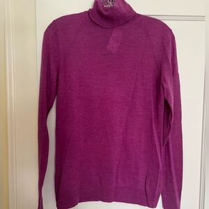 BANANA REPUBLIC merino wool turtleneck berry jam -S-NWT!